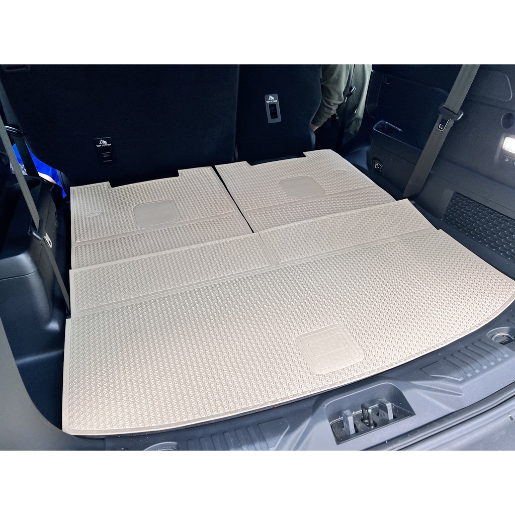 Thảm Lót Sàn Ô Tô Ford Everest 2023-2025 phiên bản 3D PRO viền ép nhiệt- Khít sàn xe, chống trơn, không ẩm mốc