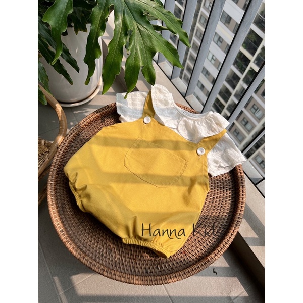 Body Yếm Kèo Áo Cổ Sen Trắng Cho Bé 5-10Kg