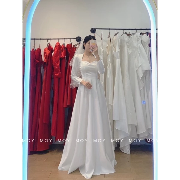 Váy xòe phi cổ vuông tay dài khoét đan lưng- Váy cưới, đầm cưới thiết kế đi bàn, chụp ảnh đơn giản, sang trọng- X412