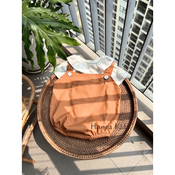 Body Yếm Kèo Áo Cổ Sen Trắng Cho Bé 5-10Kg