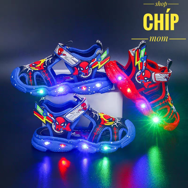 (thanh lý lỗi đèn ) sandal bé trai dép rọ lưới bảo vệ chân siêu nhân người nhận có đèn led đỏ xanh QCCC full hộp C825