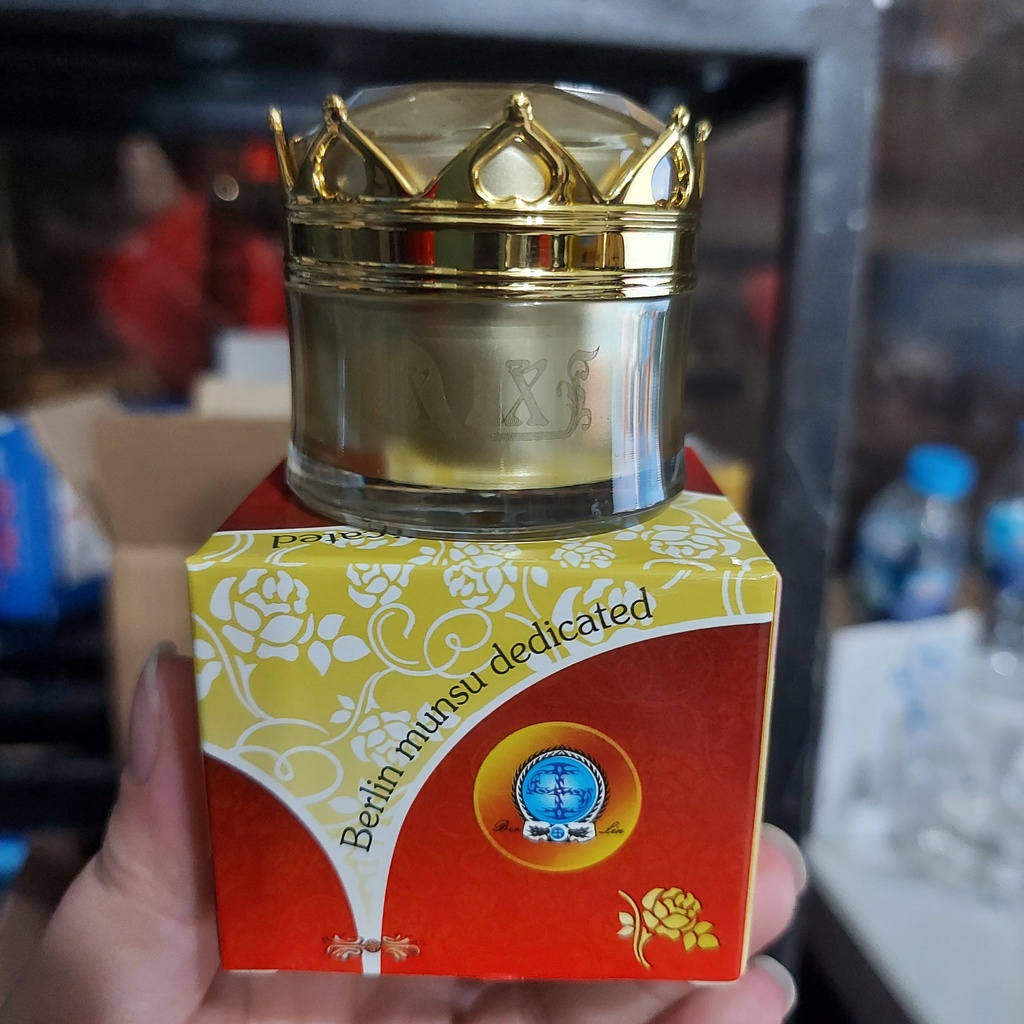 Xoá Thần Thánh, Xoá Tức Thì Vương Miện Trong Phun Xăm