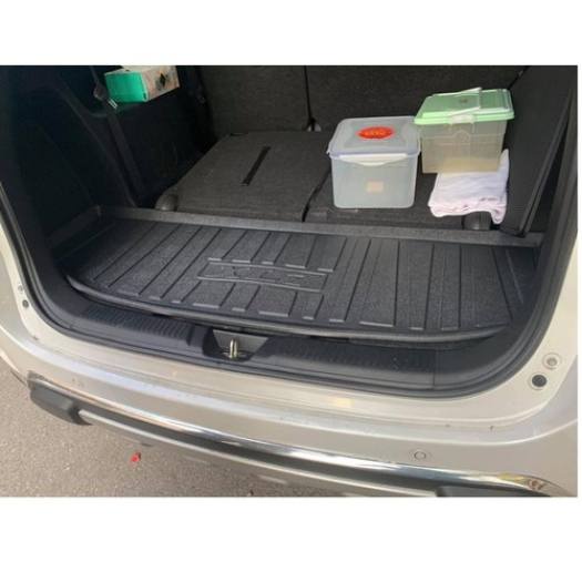 Lót cốp nhựa xe Suzuki XL7 2019- 2024, Chất liệu nhựa dẻo không mùi, vệ sinh dễ dàng