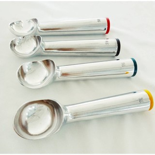 Dụng cụ múc kem nguyên khối (chuôi màu) Mycook