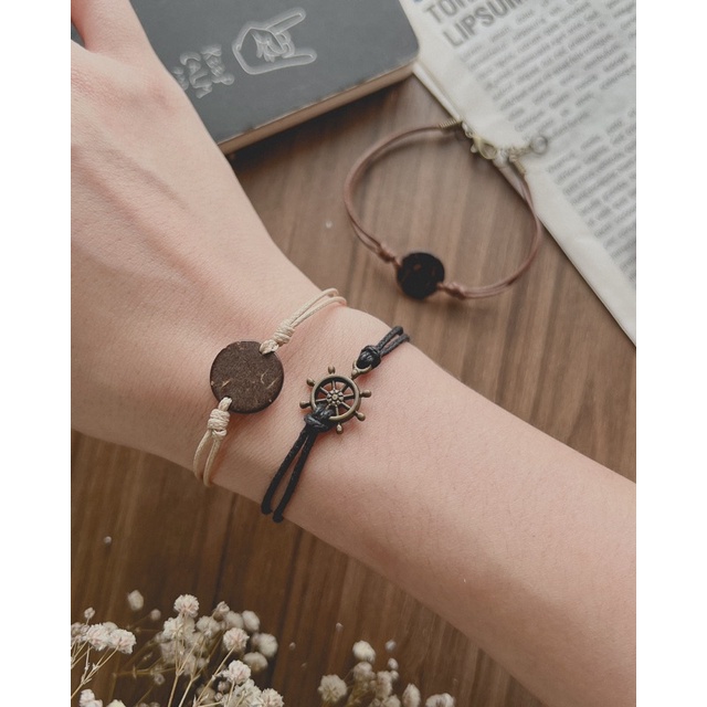 Vòng tay Hita - vòng nút gỗ dẹp handmade
