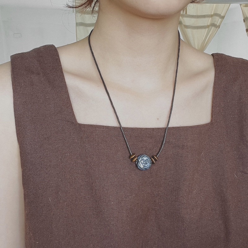 Vòng cổ Maito - dây chuyền hạt gỗ mix viên sứ tròn vintage