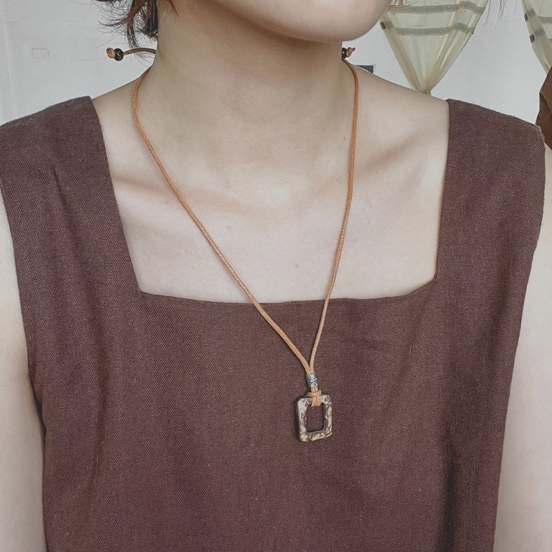 Vòng cổ Ho - dây chuyền khoen gỗ vuông mix charm vintage