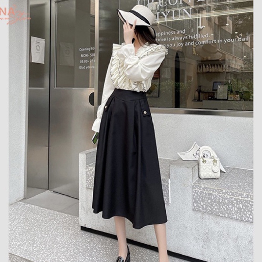 Áo croptop cổ vuông cùng chân váy xoè dáng dài