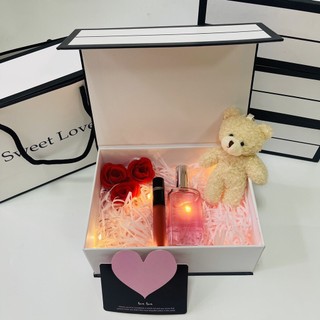 (20*15*7,5cm) Hộp Quà Tặng Người Yêu, Hộp Quà Tặng Valentine, Kèm Son, Nước Hoa, Túi Giấy, Đèn Led, Giấy Rơm, Thiệp