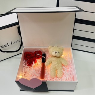 (20*15*7,5cm) Hộp Quà Tặng Người Yêu, Hộp Quà Tặng Valentine, Kèm Son, Nước Hoa, Túi Giấy, Đèn Led, Giấy Rơm, Thiệp