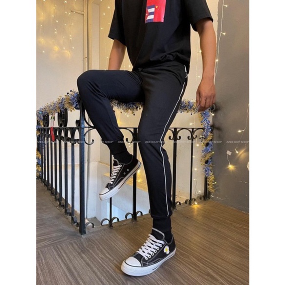 Quần Jogger giới tính 1 Sọc Nhỏ Thun Poly phong thái thể thao Sport thời trang và năng động tính cách UniseX PK1