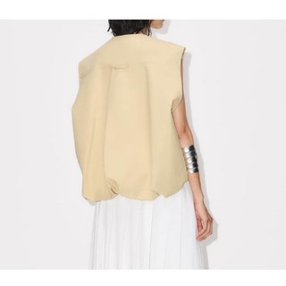 Áo  gile hộp Zara made in Morocco màu be vàng