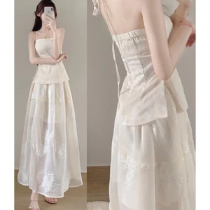 Set áo ống 2 dây kem hoa nổi chéo dây lưng xẻ tà cv hoa nổi midi voan