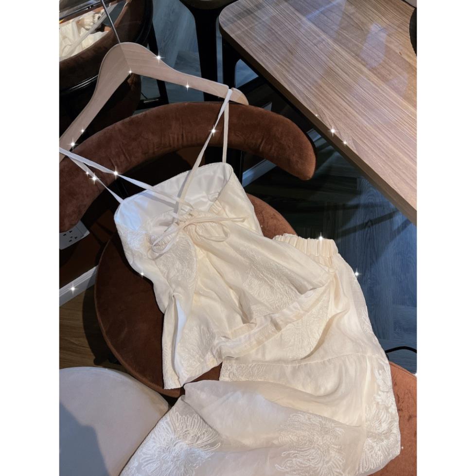 Set áo ống 2 dây kem hoa nổi chéo dây lưng xẻ tà cv hoa nổi midi voan