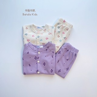 Set tổ ong họa tiết Hàn cho bé gái Batala Kids, bộ đồ thu đông trẻ em hoạ tiết dễ thương