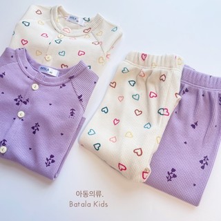 Set tổ ong họa tiết Hàn cho bé gái Batala Kids, bộ đồ thu đông trẻ em hoạ tiết dễ thương