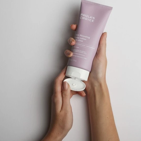Kem dưỡng thể làm sáng da chứa 10% AHA Paula's Choice Skin Revealing Body Lotion 210ml – 4