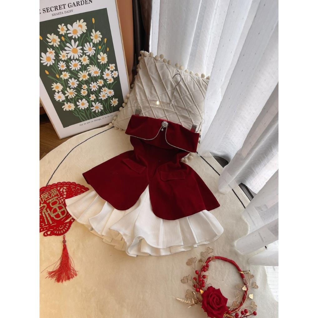 SET ÁO ỐNG NHUNG ĐỎ VIỀN CƯỜM ĐÍNH ĐÁ HOA PEPLUM + CHÂN VÁY XỐP TRẮNG XẾP LY