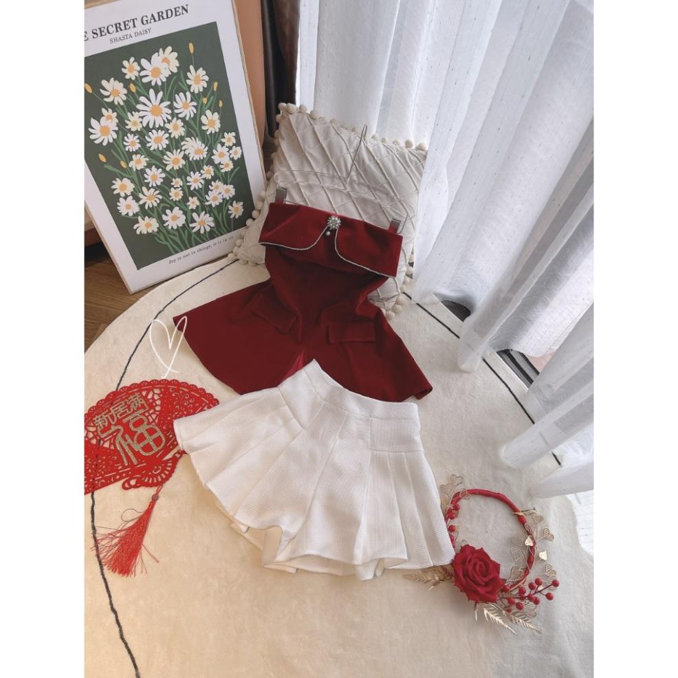 SET ÁO ỐNG NHUNG ĐỎ VIỀN CƯỜM ĐÍNH ĐÁ HOA PEPLUM + CHÂN VÁY XỐP TRẮNG XẾP LY