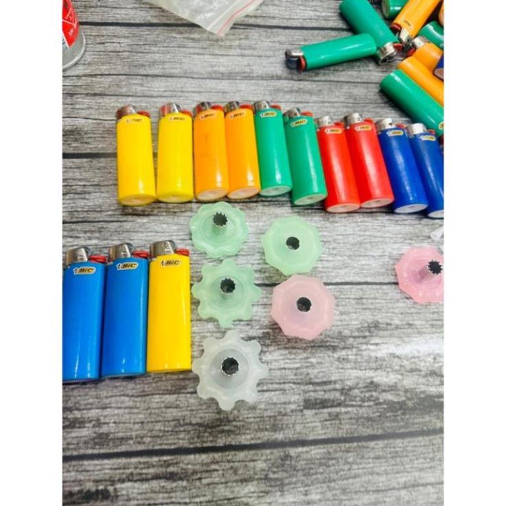 Bông vặn để mở bơm ga cho Quẹt  Bic xưa