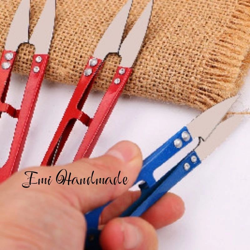 Kéo cắt chỉ