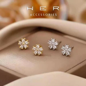 Khuyên tai nữ chuôi bạc 925 Her Accessories hình hoa mai nhỏ đính đá phụ kiện nữ nhẹ nhàng ngọt ngào BT183