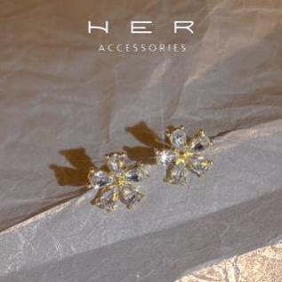 Khuyên tai nữ chuôi bạc 925 Her Accessories hình hoa mai nhỏ đính đá phụ kiện nữ nhẹ nhàng ngọt ngào BT183