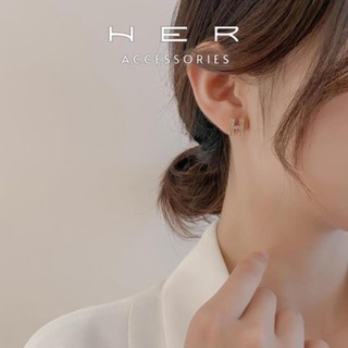Khuyên tai nữ chuôi bạc 925 chữ H mạ vàng Her Accessories Bông tai đính đá phụ kiện sang chảnh BT174