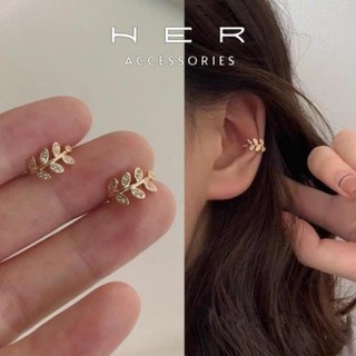 Một chiếc khuyên tai nữ dáng chiếc lá mạ vàng 18K đính đá Her Accessories phụ kiện cá tính - BT72