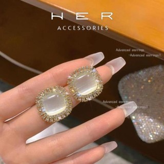 Khuyên tai titan nữ kiểu dáng hình vuông đính đá zircon Her Accessories phụ kiện nữ sang trọng - BT54