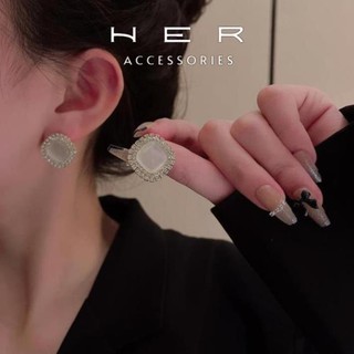 Khuyên tai titan nữ kiểu dáng hình vuông đính đá zircon Her Accessories phụ kiện nữ sang trọng - BT54