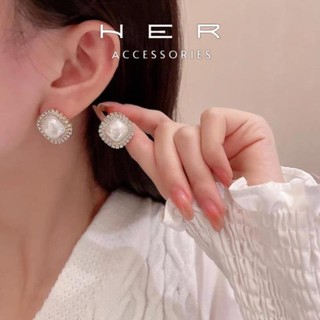 Khuyên tai titan nữ kiểu dáng hình vuông đính đá zircon Her Accessories phụ kiện nữ sang trọng - BT54