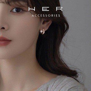 Khuyên tai titan nữ dáng chữ C phối ngọc trai nhân tạo Her Accessories phụ kiện nữ thanh lịch - BT33