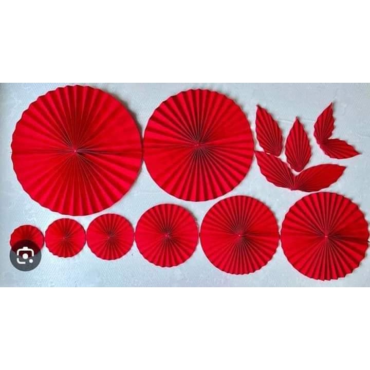 Giấy đỏ nhung gấp quạt trang trí, khổ 55x80cm, có nếp dập sẵn