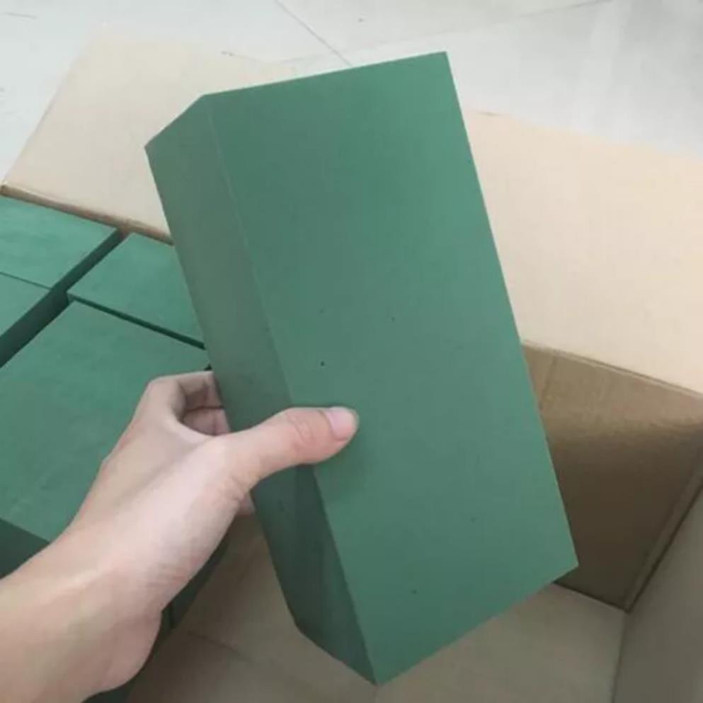1 thùng xốp xanh cắm hoa trang trí