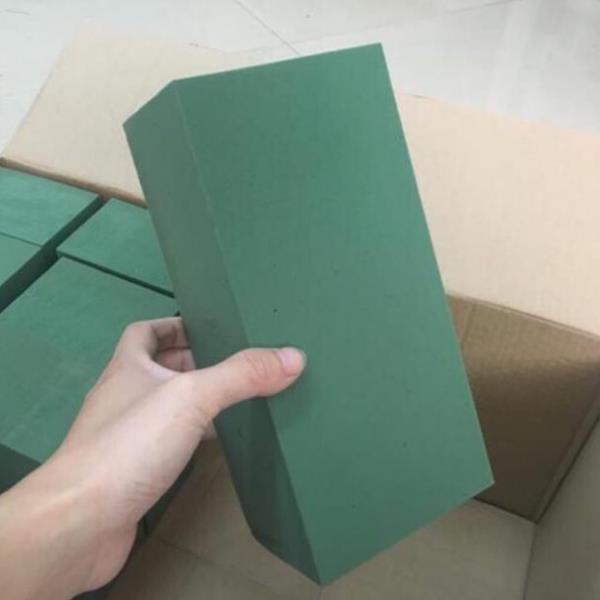 . 1 thùng xốp cắm hoa 20 miếng