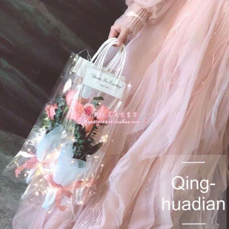 . Sỉ 10 túi đựng bó hoa TRONG SUỐT viền chữ