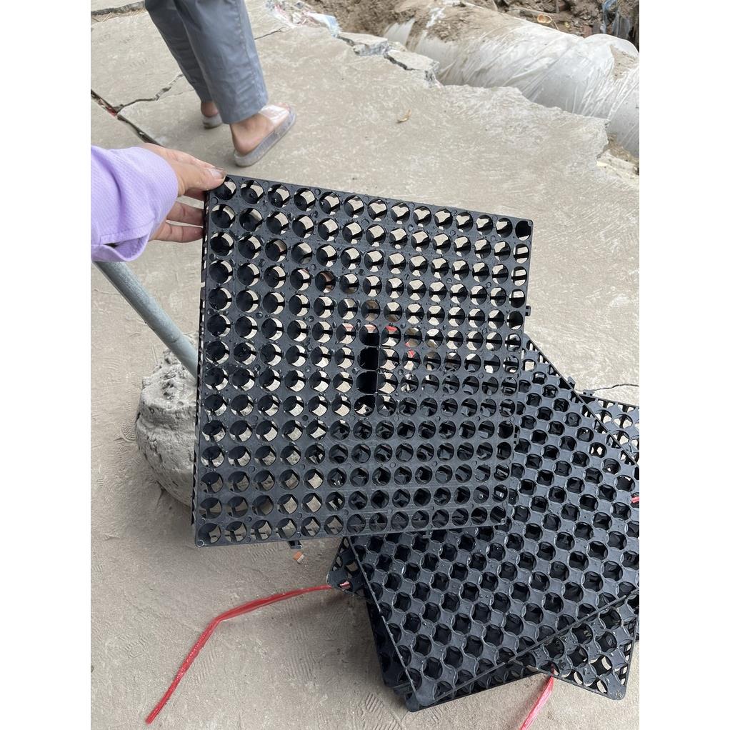 Thảm lót sàn, vỉ thoát nước lỗ kháng khuẩn,chống trơn,trượt kt33*33 cm sạch sẽ,thoáng mát,êm chân,an toàn cho trẻ