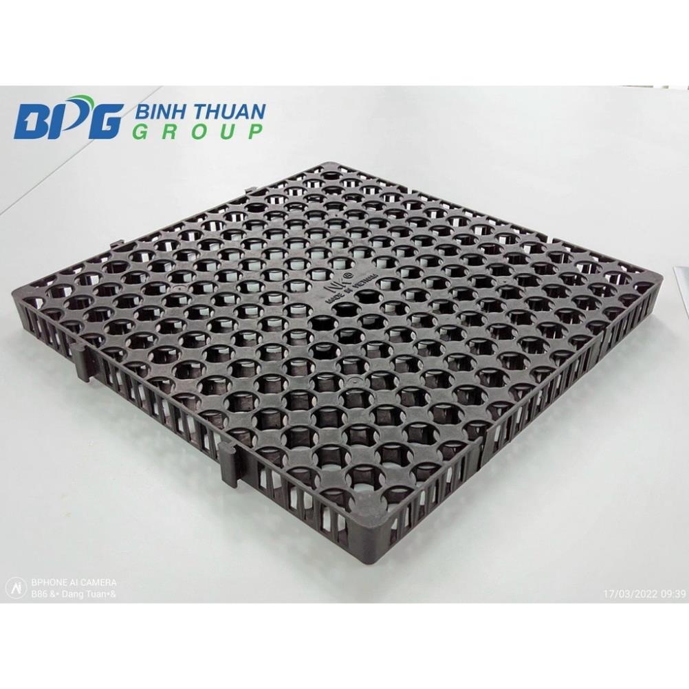 Thảm lót sàn, vỉ thoát nước lỗ kháng khuẩn,chống trơn,trượt kt33*33 cm sạch sẽ,thoáng mát,êm chân,an toàn cho trẻ