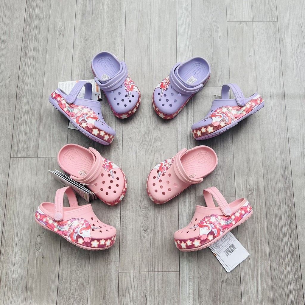 Giày Crocs trẻ em , dép crocs cho bé gái họa tiết ngựa pony 2 màu tím ...