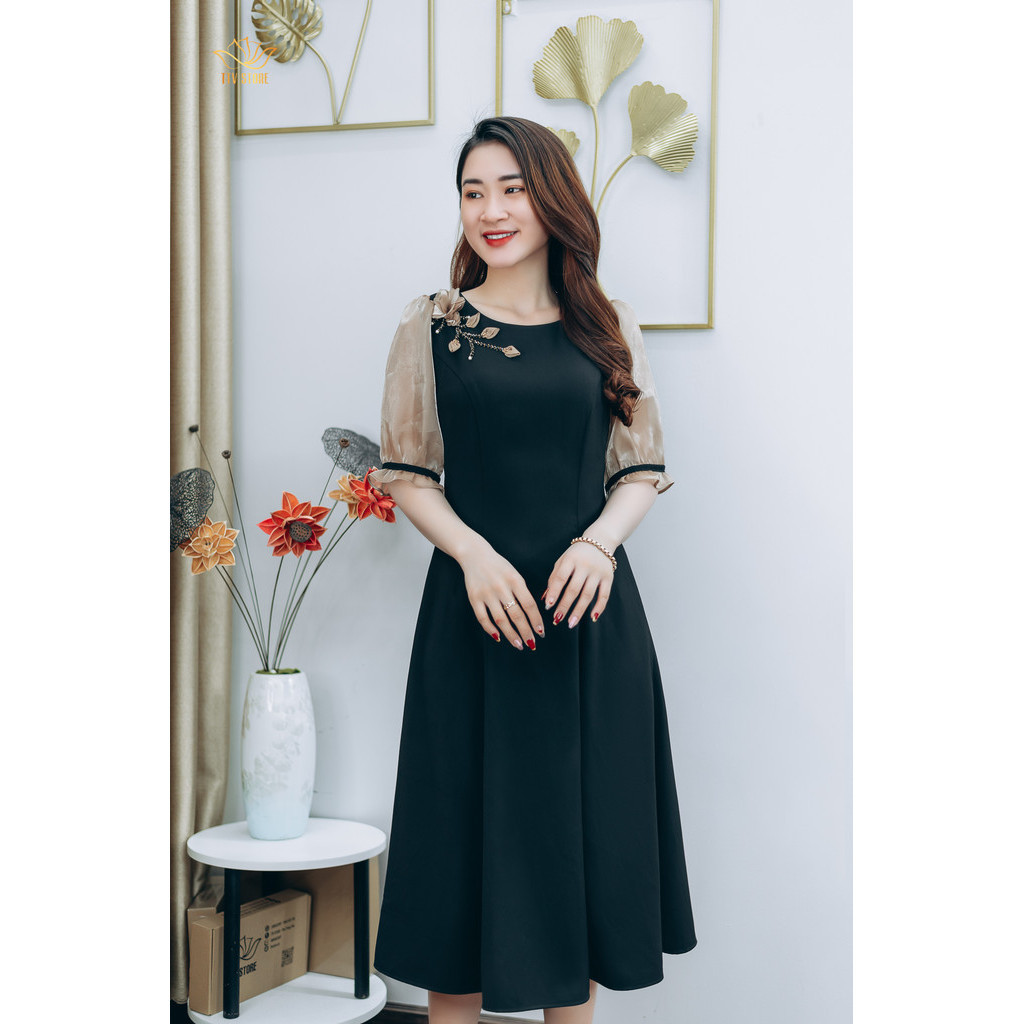 Ảnh Đầm xoè trung niên Cổ tròn kết hoa tay lỡ màu Đen TTV Store thời trang nữ TTV1253 1