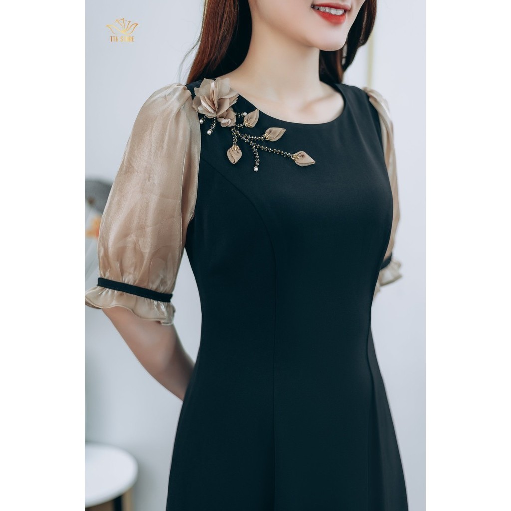 Ảnh Đầm xoè trung niên Cổ tròn kết hoa tay lỡ màu Đen TTV Store thời trang nữ TTV1253 3