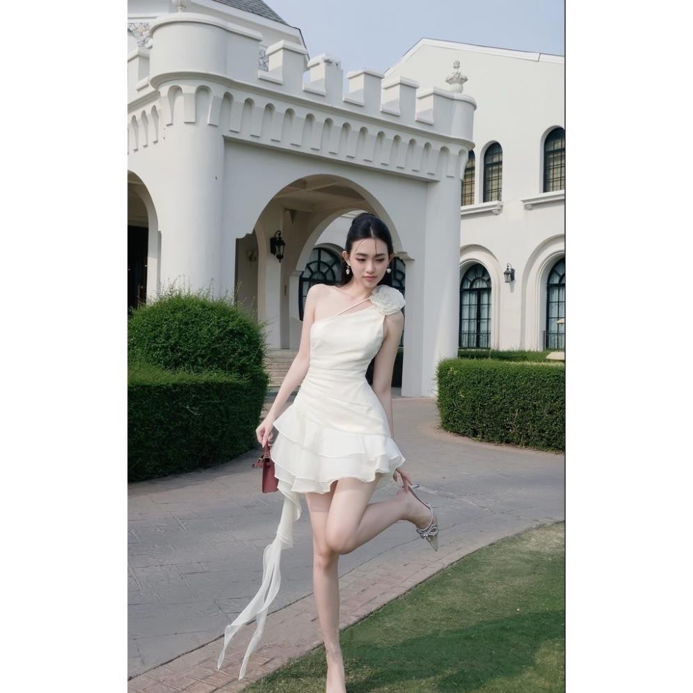 LASY | Đầm Lệch Vai Đính Kèm Hoa Bèo Tầng Tua Rua - P0859