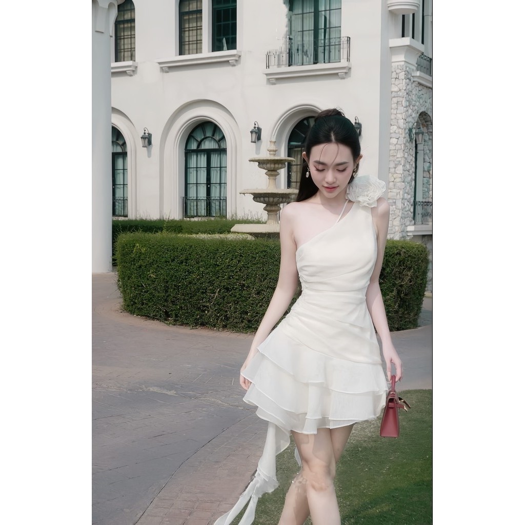 LASY | Đầm Lệch Vai Đính Kèm Hoa Bèo Tầng Tua Rua - P0859