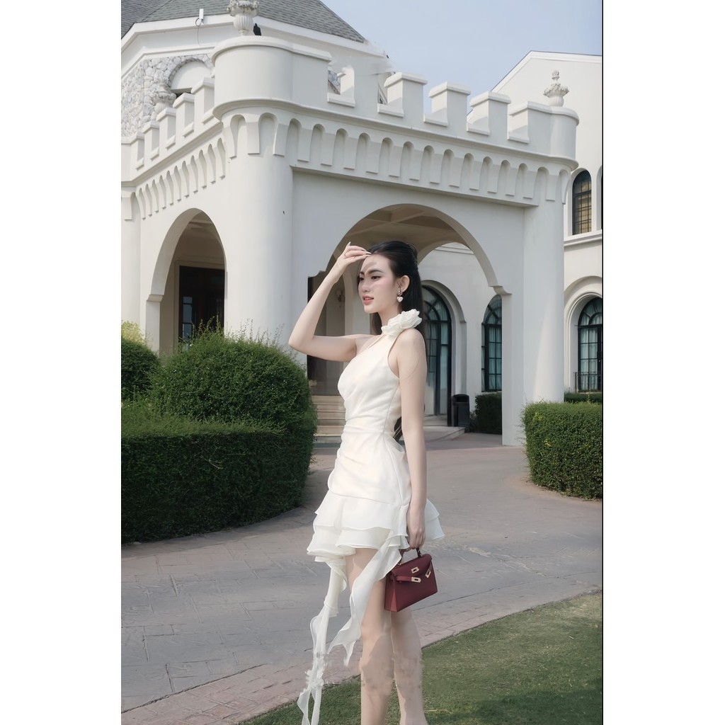LASY | Đầm Lệch Vai Đính Kèm Hoa Bèo Tầng Tua Rua - P0859