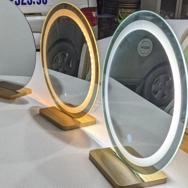 Gương tròn để bàn make up Decor Smart phối hợp cảm biến LED thời thượng khuyến mãi kèm theo đế gỗ