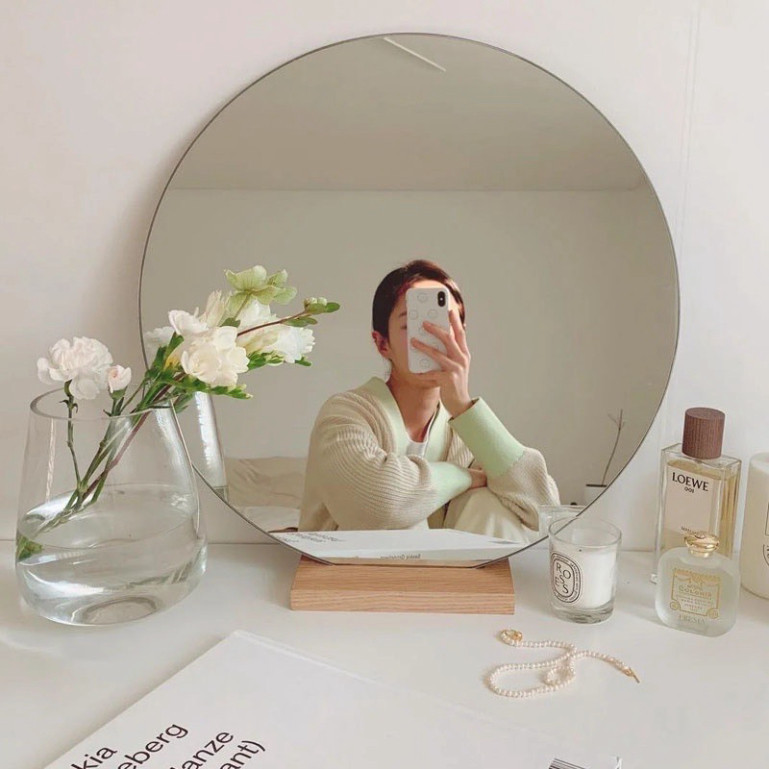 Gương tròn để bàn make up Decor Smart phối hợp cảm biến LED thời thượng khuyến mãi kèm theo đế gỗ