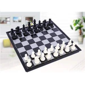 Bộ bàn cờ vua quân cờ nam châm Kích thước : 133*127 mm