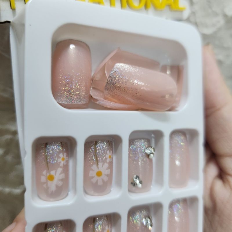 Set 24 móng tay giả, có keo xinh xắn (mẫu 25)