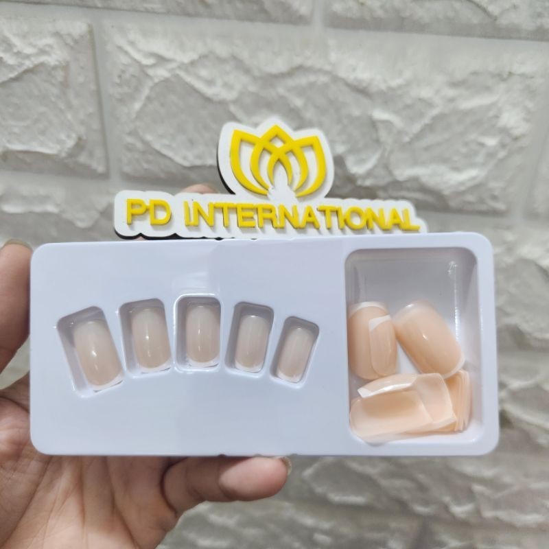 Set 24 móng tay giả, có keo xinh xắn (mẫu 16)